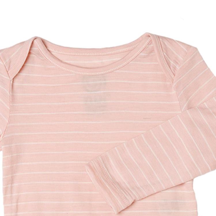 Nui Organics. Rosa uldbody i økologisk merinould, udsnit