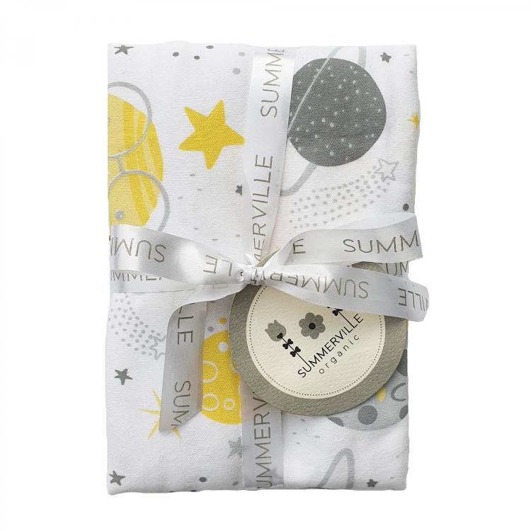 Babytæppe i økologisk bomuld. Gule og grå måner på printet