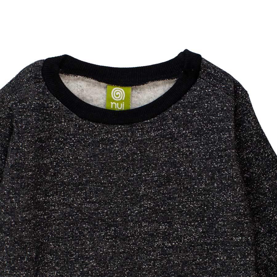 Nui Organics. Sweatshirt i økologisk bomuld, gråsort, udsnit