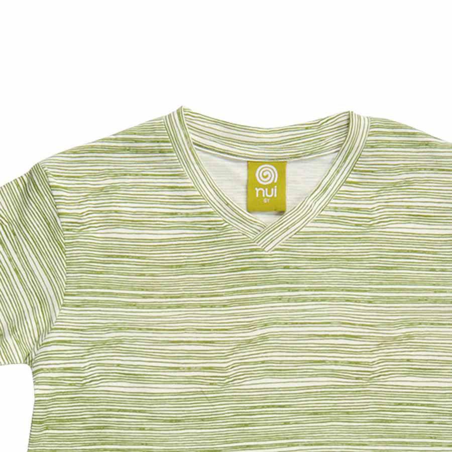 Nui Organics. T-shirt i grønstribet økologisk bomuld, udsnit