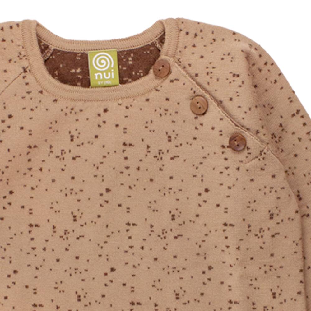 Nui Organics. Dobbeltfarvet sweater i økologisk merinould. Udsnit