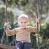 Nui Organics. Dobbeltfarvet sweater i økologisk merinould. Lifestyle
