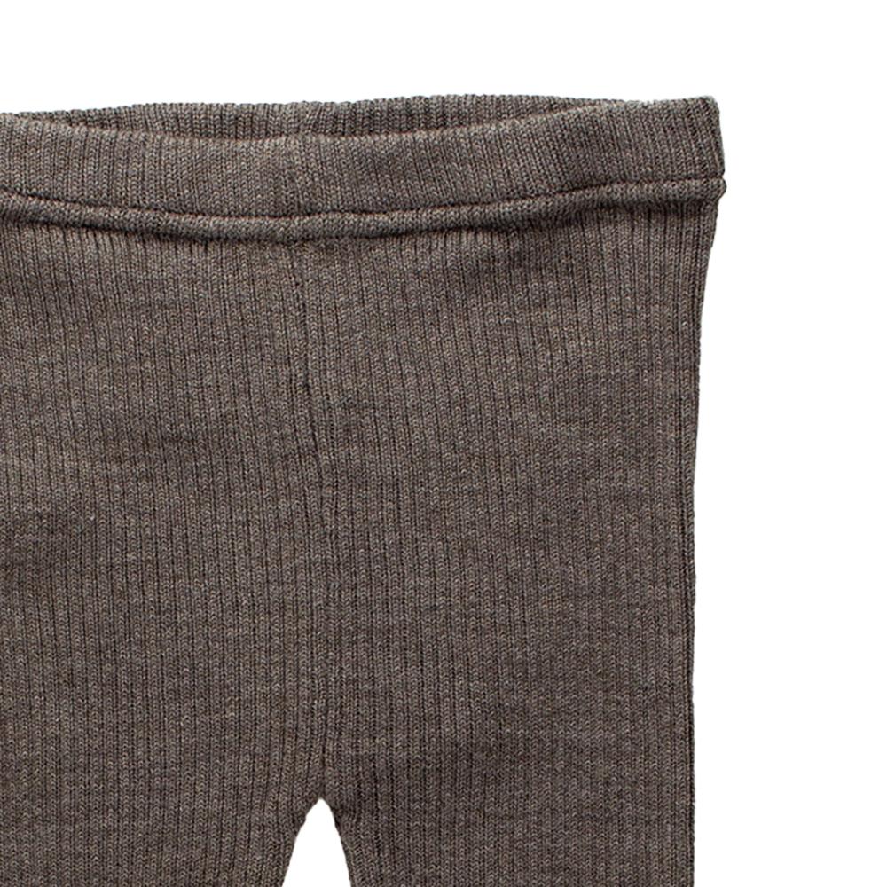 Nui Organics. Brunmeleret uld leggings i økologisk merinould - udsnit